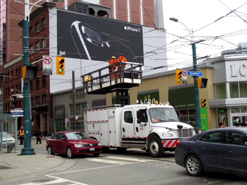 TTCStreetcarRepairKingSpadina 02