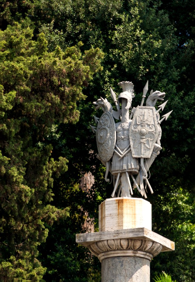 Trophée romain, Piazza del Popolo, Rome, Italie