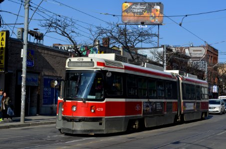 TTCStreetcar501-2