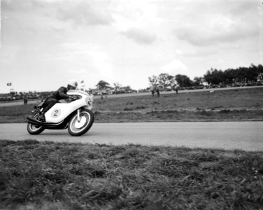 TT te Assen De 500cc klasse John Hartle (Engeland), Bestanddeelnr 915-3150