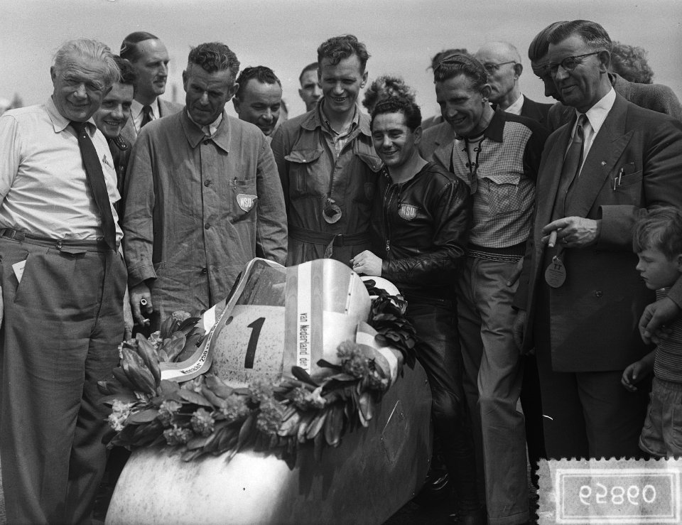 TT races Assen , Werner Haas (NSU) wint 250cc, Bestanddeelnr 906-5860