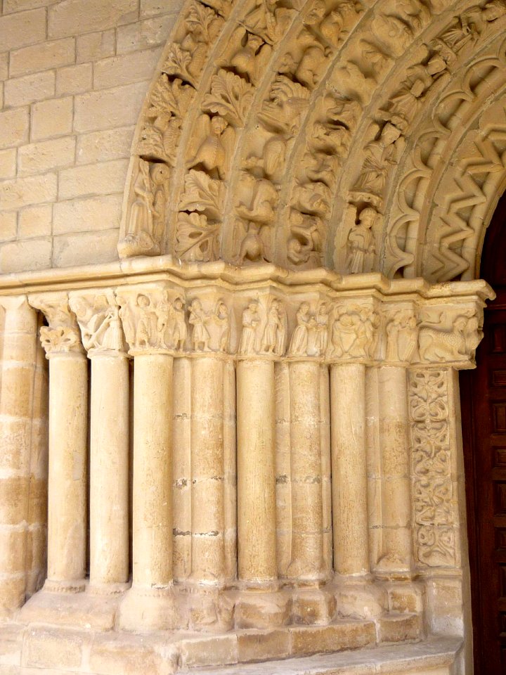 Tuesta - Iglesia de Nuestra Señora de la Asunción, pórtico 04
