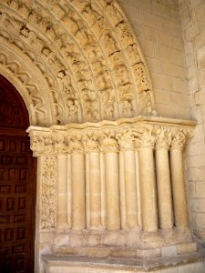 Tuesta - Iglesia de Nuestra Señora de la Asunción, pórtico 05