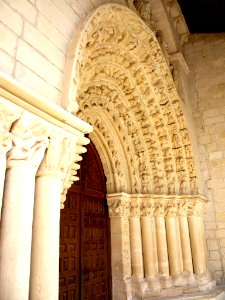 Tuesta - Iglesia de Nuestra Señora de la Asunción, pórtico 24