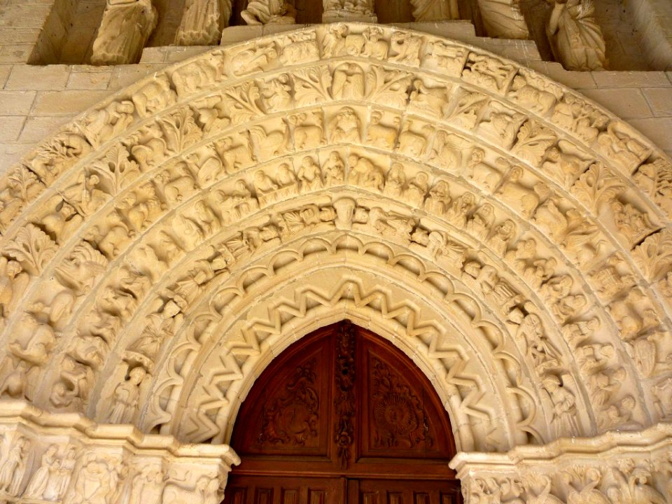 Tuesta - Iglesia de Nuestra Señora de la Asunción, pórtico 06