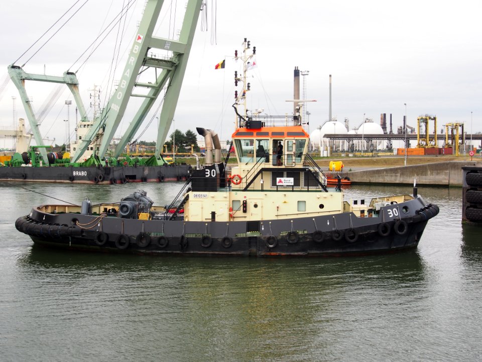 Tug 30 - ENI 06105141, Port of Antwerp pic3