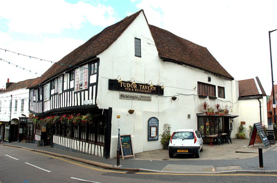Tudor-Tavern-St-Albans-20050614-003