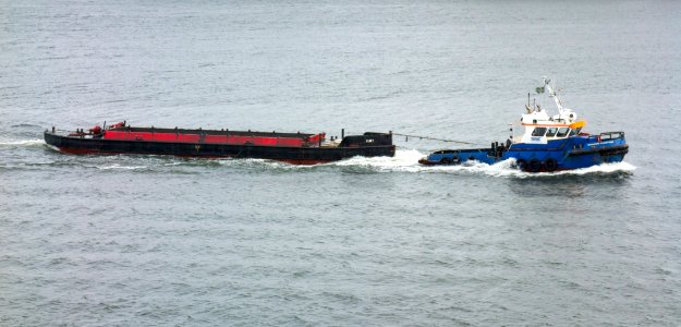 Tugboat Sound Castor pulling a barge