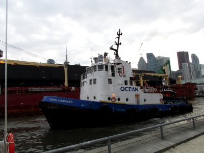 Tugboats in Jarvis Slip 02