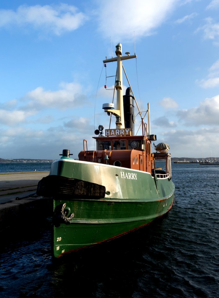 Tugboat Harry at home in Lysekil harbor 8