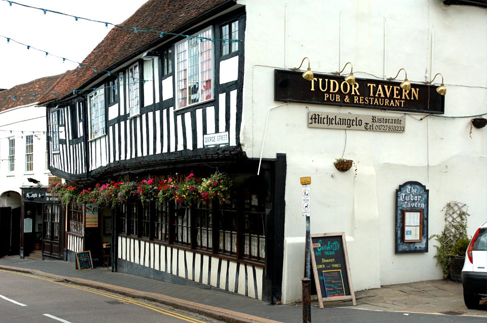 Tudor-Tavern-St-Albans-20050614-004