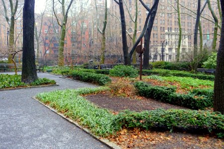 Tudor City Greens - New York City - DSC07803