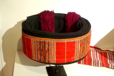 Turban, Dao Tien, Hoa Binh, late 20th century, cotton, aluminum - Vietnamese Women's Museum - Hanoi, Vietnam - DSC03965