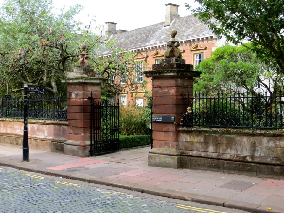 Tullie House, Carlisle, gates and railings