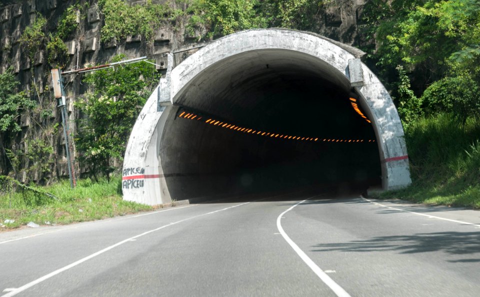 Tunnels in Caracas-Guarenas highway 2