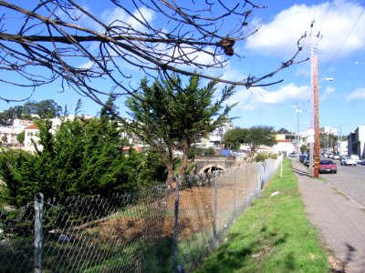 Tunnel number 4 portal from Tunnel Avenue, November 2012
