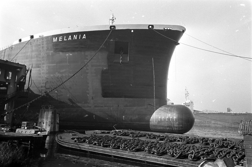 Turbine tanker Melania 210.000 ton , 30 11 1968 a.s. van stapel overzicht turb, Bestanddeelnr 921-7833
