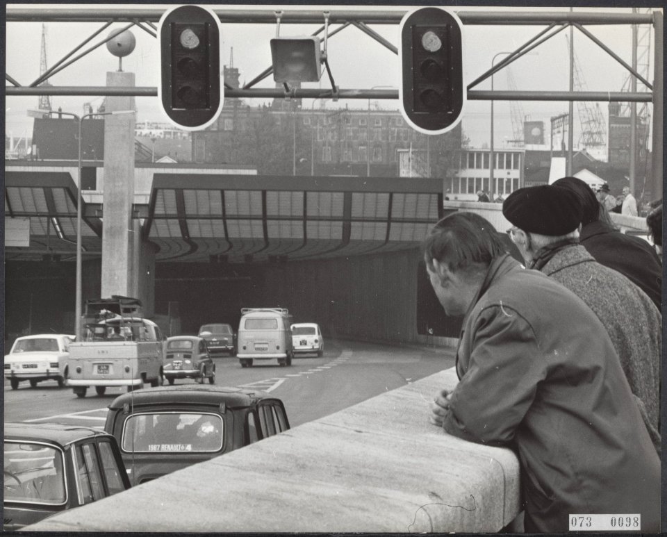 Tunnels, verkeer, IJ-tunnel, Bestanddeelnr 073-0098