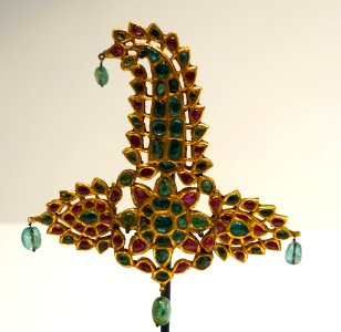 Turban ornament, India, 1800s AD, gold, enamel, rubies, emeralds - Dallas Museum of Art - DSC04953