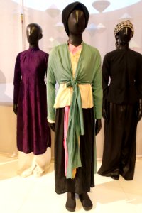 Tunic Tu than, Viet, Bac Bo, 1970, silk - Vietnamese Women's Museum - Hanoi, Vietnam - DSC04109