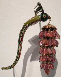 Turban ornament in the form of a bird, northern India, 19th century, gold, gemstones and enamel, Honolulu Academy of Arts photo