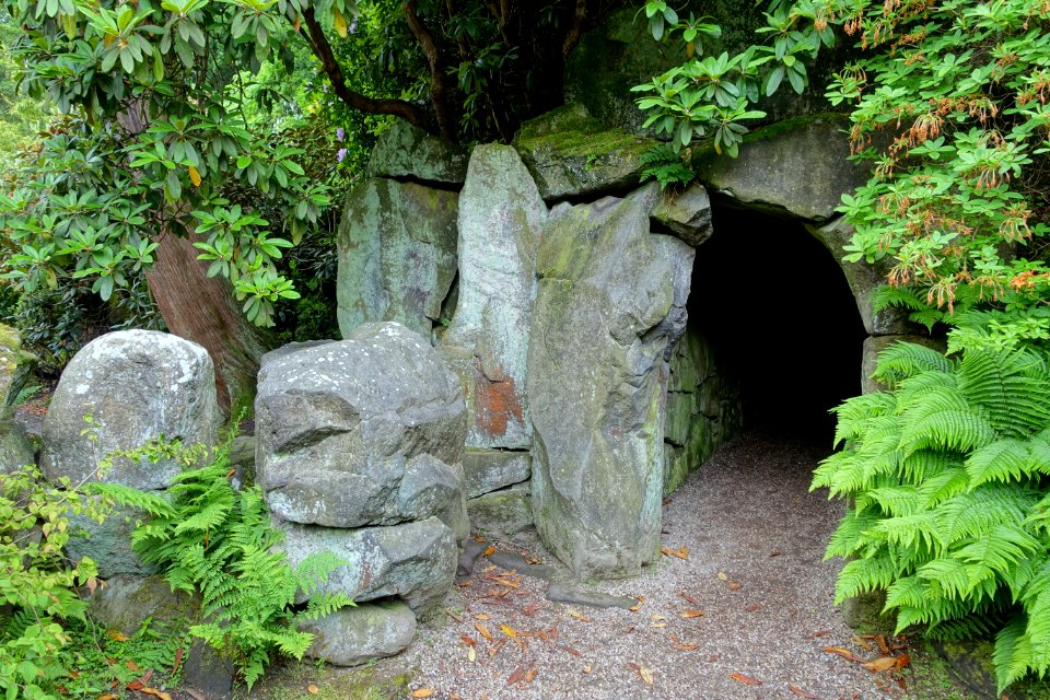 Tunnel - Biddulph Grange Garden - Staffordshire, England - DSC09153