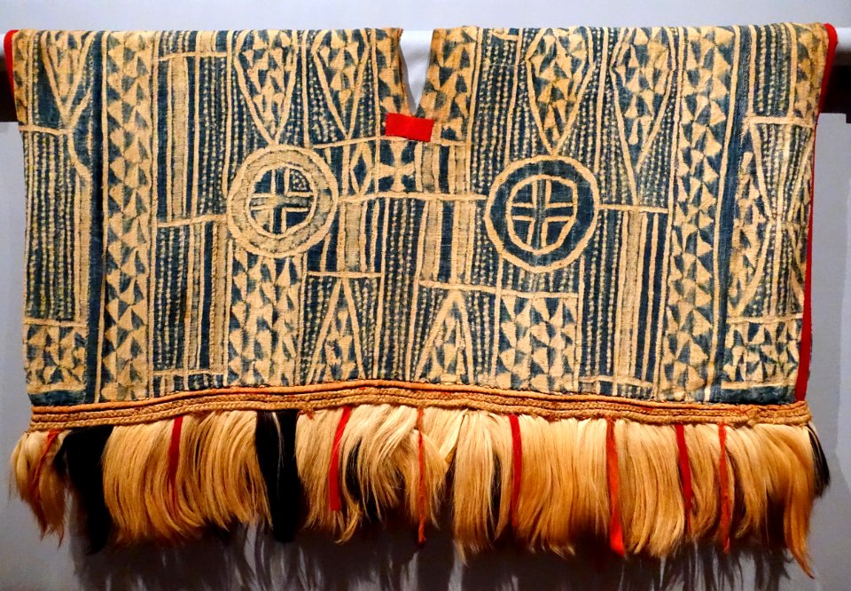 Tunic, Bamum people, Cameroon, early 20th century AD, cotton, animal hair - Textile Museum, George Washington University - DSC09936