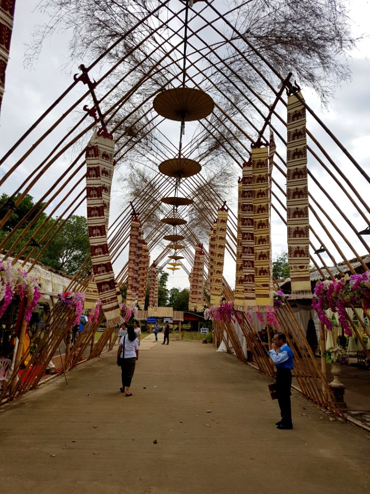 Tung flags - Wat Hiranyawat - Chiang Rai - 2017-01-02 - 001