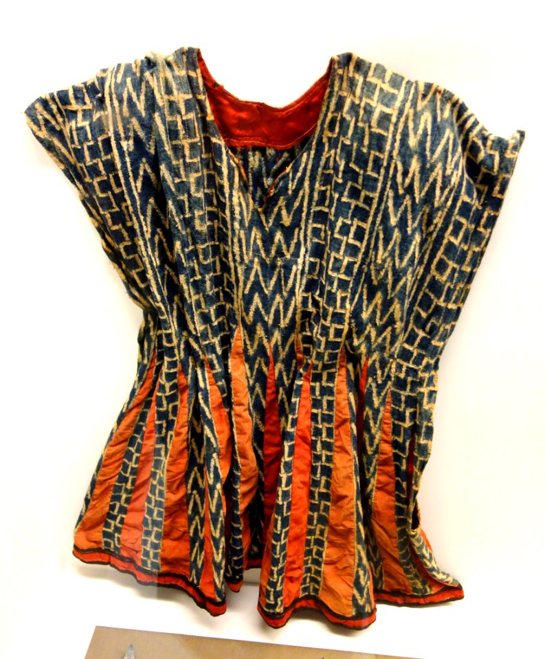 Tunic, cotton - Bamileke, Cameroon - Royal Museum for Central Africa - DSC07024