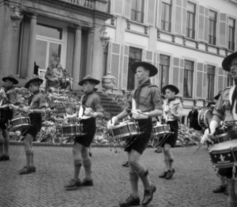 Tuinfeest Paleis Soestdijk t.g.v. Koninginnedag, Bestanddeelnr 903-3460