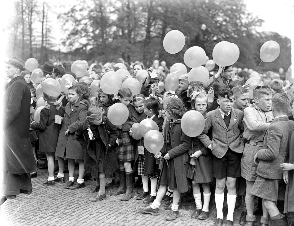 Tuinfeest Paleis Soestdijk t.g.v. Koninginnedag, Bestanddeelnr 903-3456