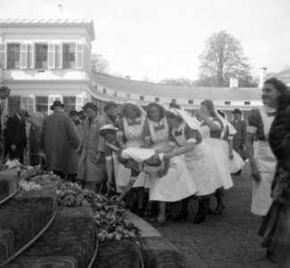 Tuinfeest Paleis Soestdijk t.g.v. Koninginnedag, Bestanddeelnr 903-3465