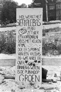 Tuintip voor een sierkalebas op het Waterlooplein Hoe werkt SIERKALEBAS - pl, Bestanddeelnr 930-4048
