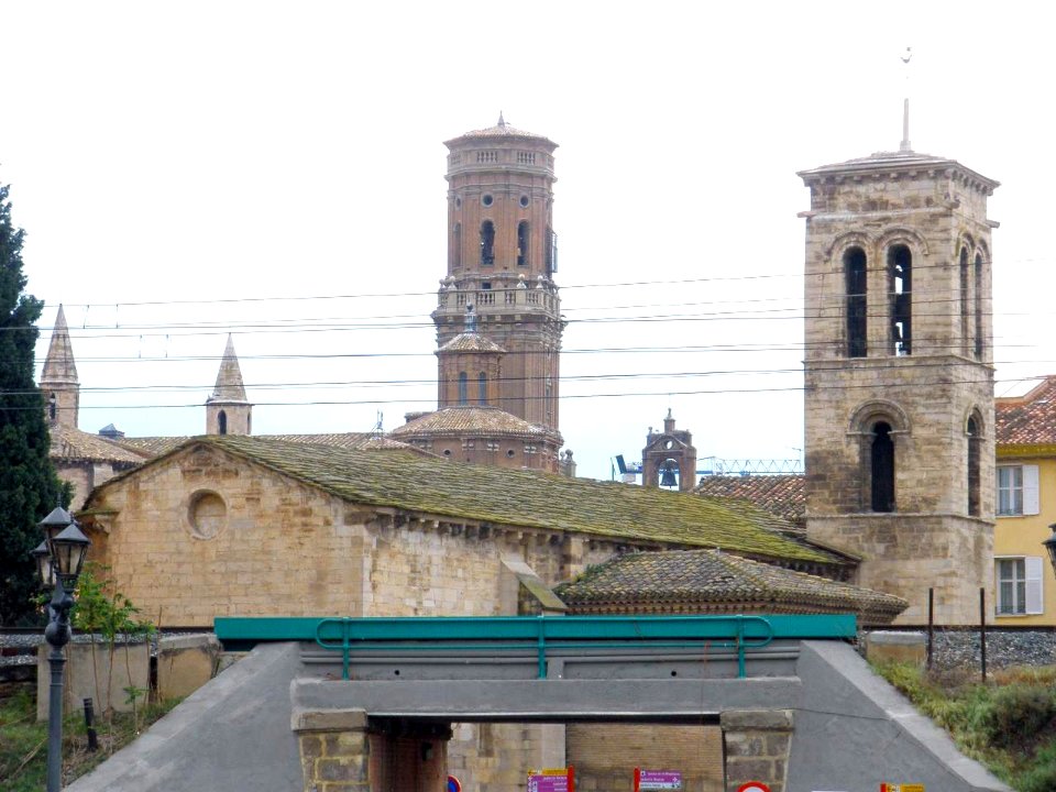 Tudela - Iglesia de la Magdalena y torre de la Catedral