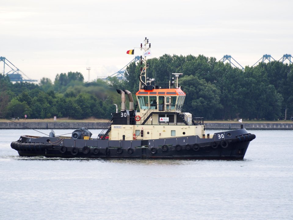 Tug 30 - ENI 06105141, Port of Antwerp pic1