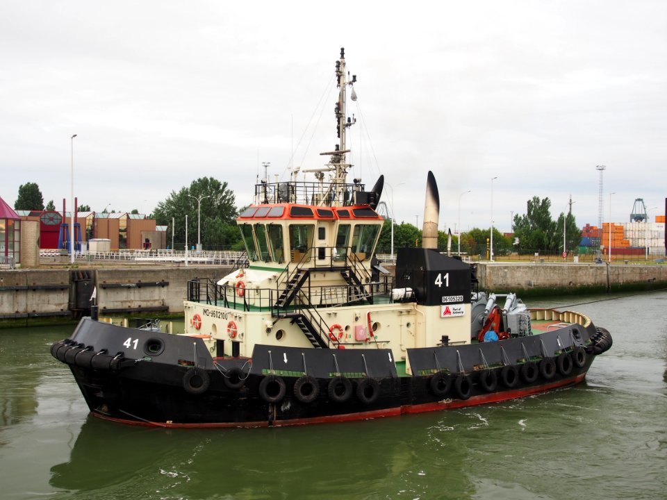 Tug 41 - ENI 06105320 - IMO 9602100, Port of Antwerp pic5
