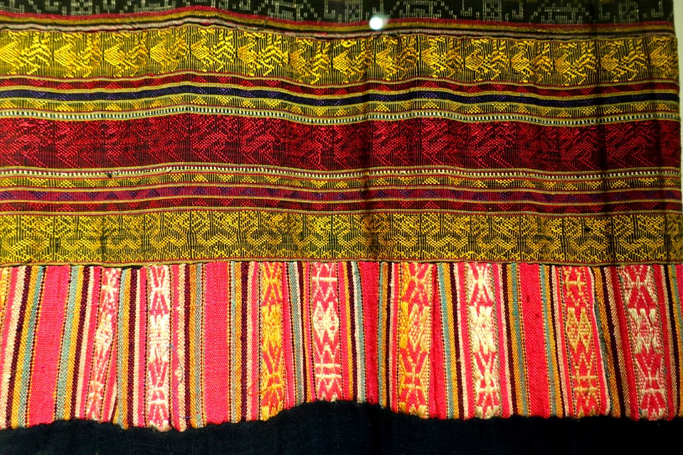 Tubular skirt, Muong, Hoa Binh, 1958, view 2, handmade cotton, natural dyes - Vietnamese Women's Museum - Hanoi, Vietnam - DSC03932