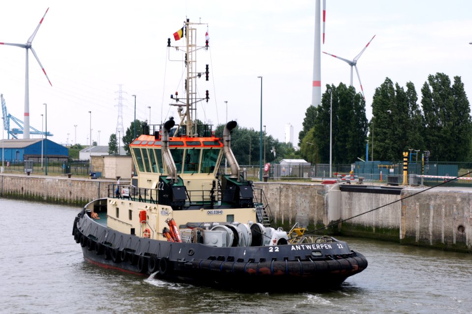 Tug 22 - IMO 9247340, Zandvlietsluis, Port of Antwerp, pic6