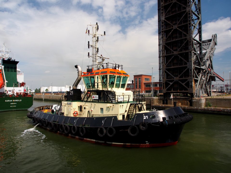 Tug 21 - IMO 8257635 - ENI 06503824, Boudewijnsluis, Port of Antwerp pic3