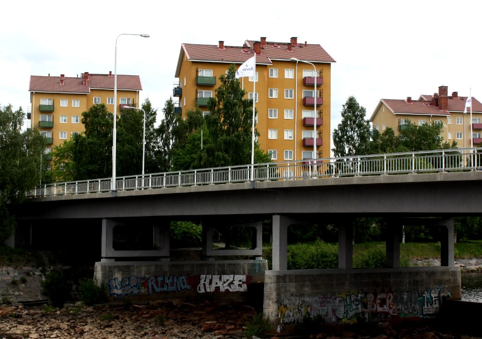 Tuiranvayla Bridge Oulu 20110614b