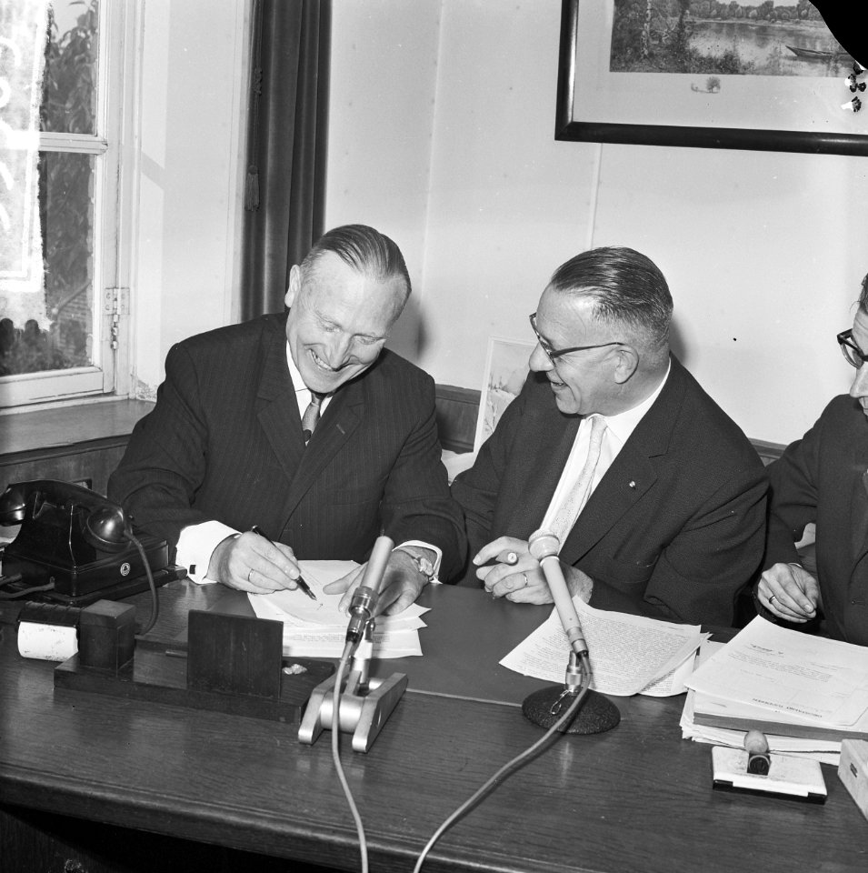 Tudderen weer Duits Duitse Regeringsrat dr F Braun en Landerest J H Darsse, Bestanddeelnr 915-3909