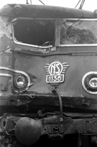 Treinongeluk bij Zoetermeer. De dragline waar trein tegen botste, Bestanddeelnr 920-9682