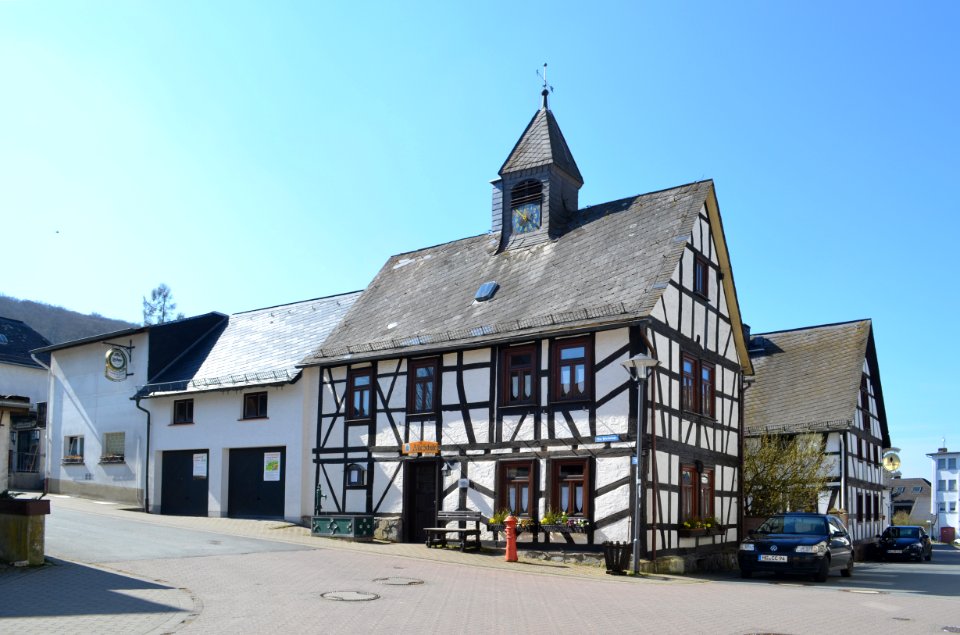 Treisberg, Alte Schule