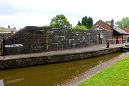 Trent and Mersey Canal - Etruria, Staffordshire - DSC09513