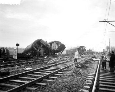 Treinongeluk bij Woerden, overzicht van de situatie op dinsdagmorgen, Bestanddeelnr 911-8090