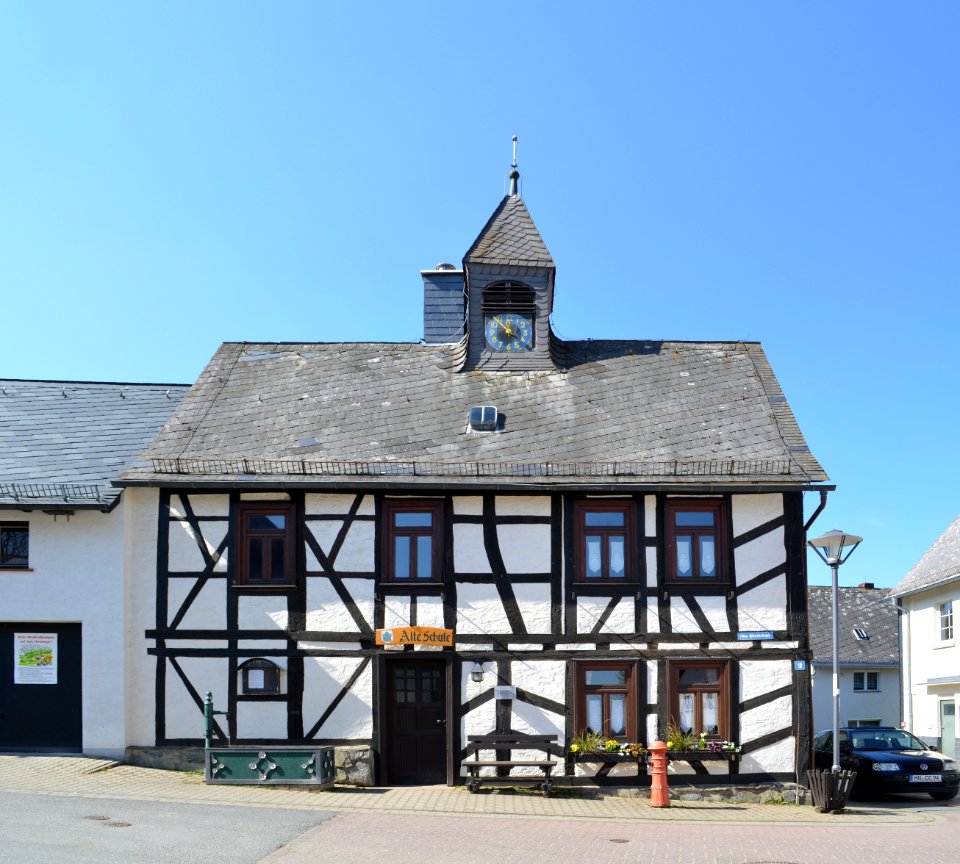 Treisberg, Alte Schule (1)