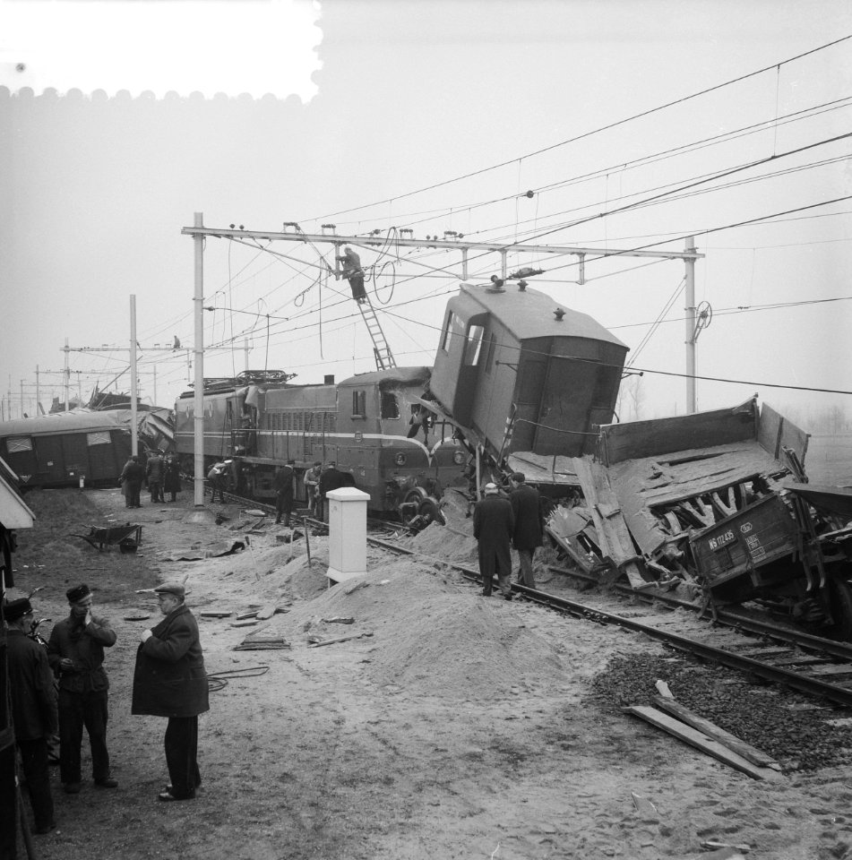 Treinbotsing bij Harmelen tussen zandtrein en goederentrein, Bestanddeelnr 911-1393