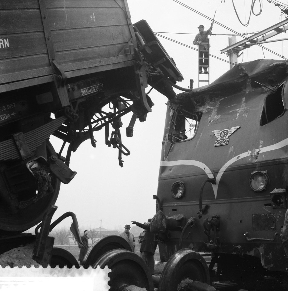 Treinbotsing bij Harmelen tussen zandtrein en goederentrein, Bestanddeelnr 911-1394