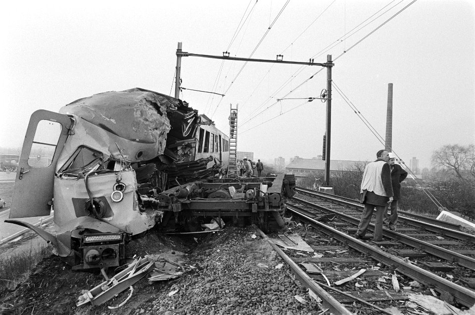 Treinongeluk bij IJsselbrug (Arnhem), Bestanddeelnr 929-5976