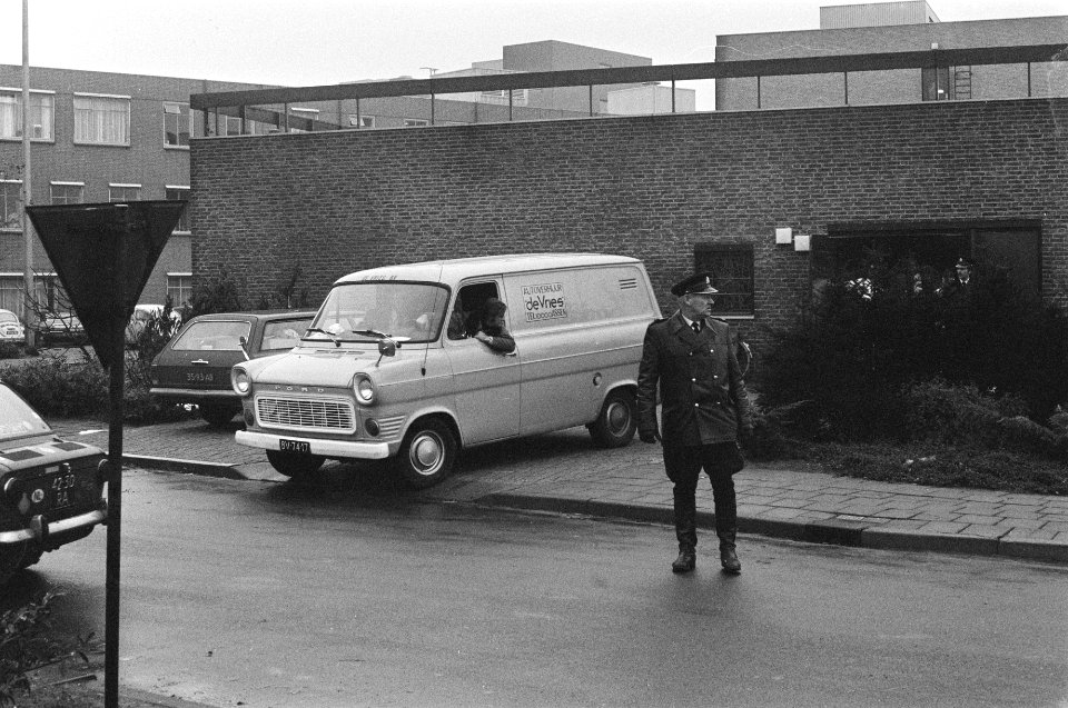 Treingijzeling Wijster (vierde dag) huurauto waarin drie stoffelijke resten wer, Bestanddeelnr 928-3109